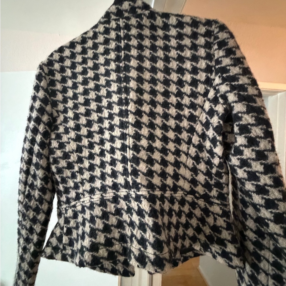 Banana Republic Black and Tan Houndstooth Blazer Medium - Picture 3 of 8